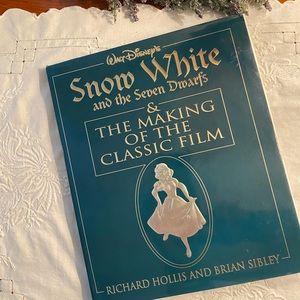 Walt Disney’s Snow White Book